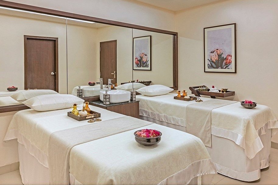 couple-spa-therapy-room 3x2